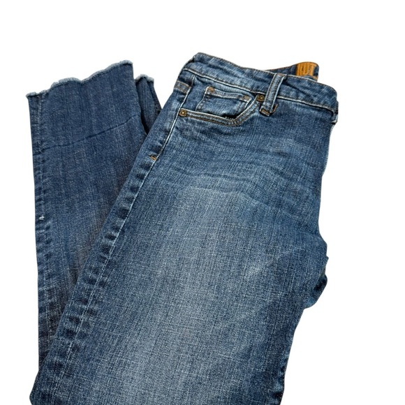 Kut From The Kloth Women’s Size 10 Raw Ankle Hem Light Wash Distressed  Jeans - Picture 8 of 10